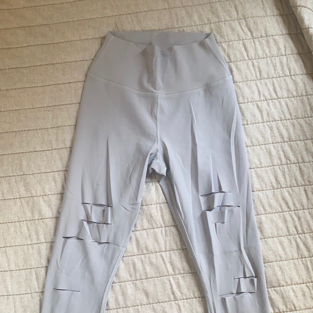 Alo Yoga ripped leggings